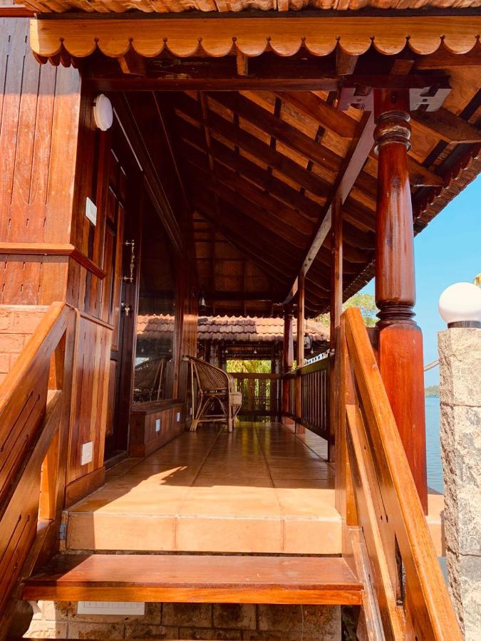 Cherai Lake Resort Cherai Beach ภายนอก รูปภาพ